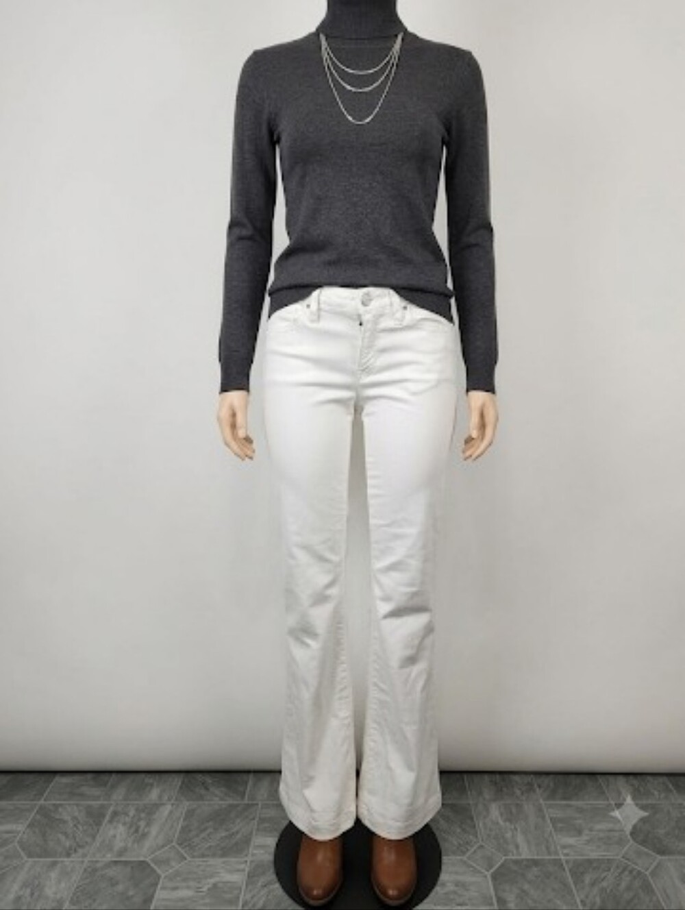 GAP White Flare Jeans size 4/27